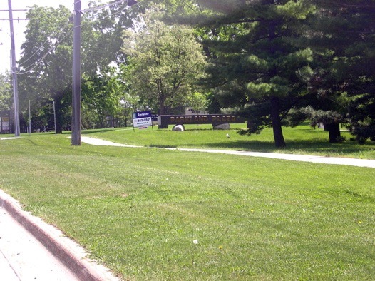 Here's the sign for Parkland Plaza, where you are turning right.